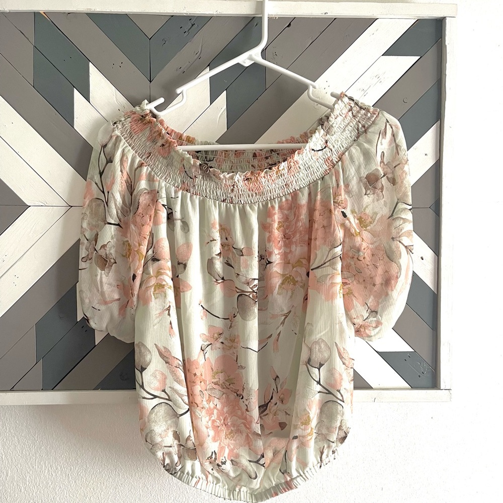 Juniors floral top